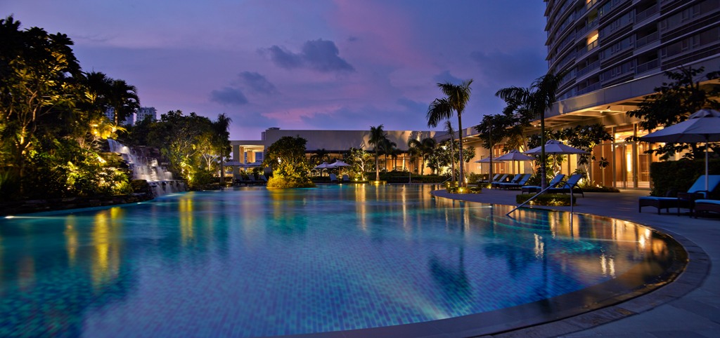 Swimming Pool at One Shangri-La Place
