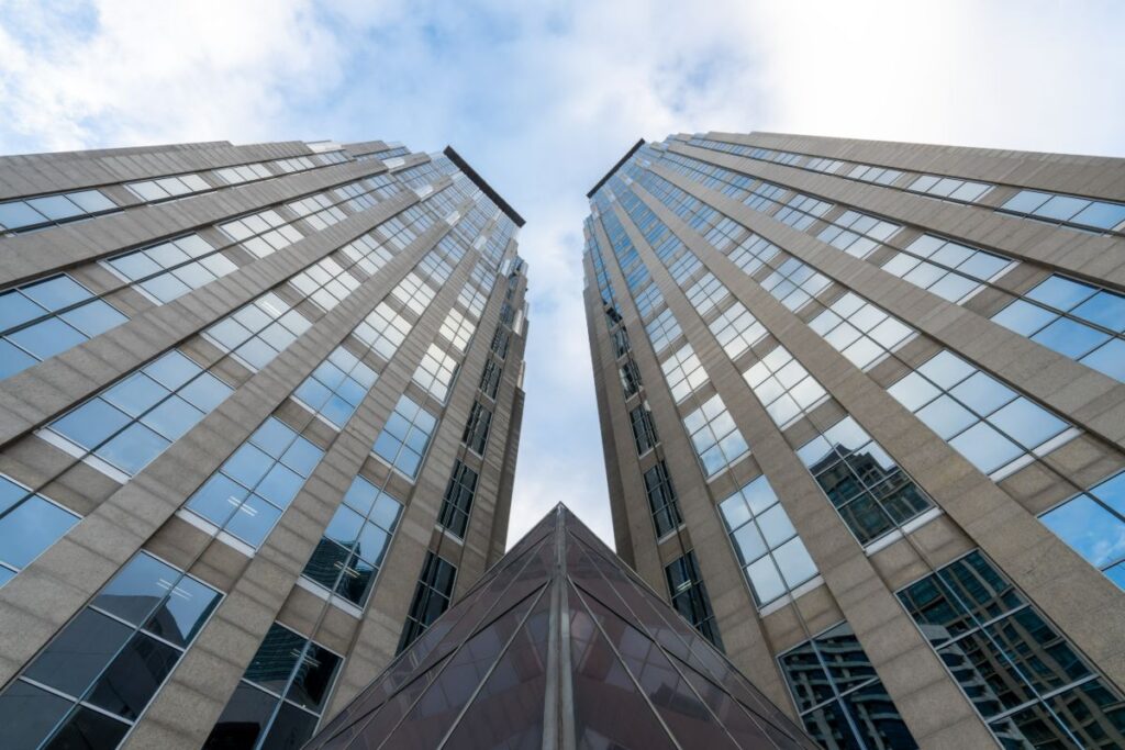 Top Considerations for Selecting a Luxury Property Management Company